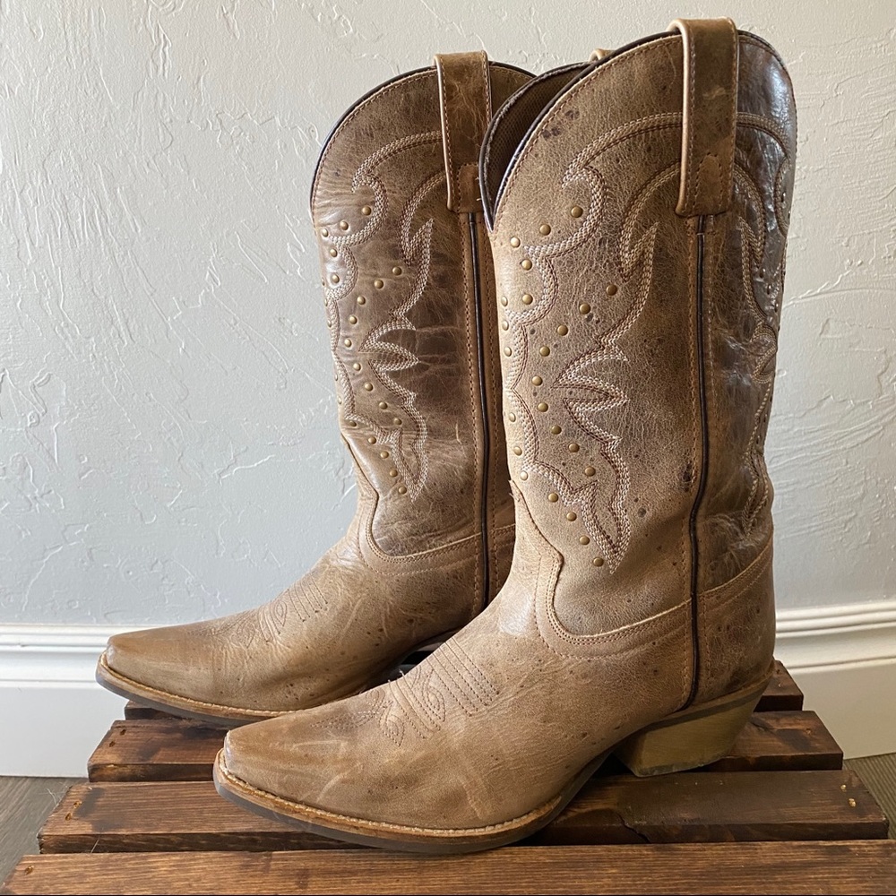 Abilene Women's Earth Brown with Stud Embellishment Snip Toe Western Boots 8.5